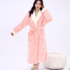 Bata de baño de lana coral rosa de manga larga con estampado floral para mujer, ropa de dormir, ropa de estar por casa, pijamas para parejas - Product Image 1