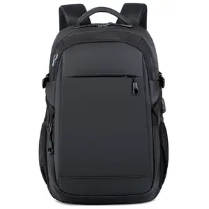 حقيبة ظهر نايلون عالية الجودة مزودة بمنفذ شحن USB وفتحة لسماعة الرأس حقيبة ظهر عصرية بطبقة من الجلد مزودة بشعار مخصص لون أسود