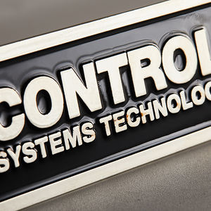 <span class=keywords><strong>Targhetta</strong></span> con etichetta in <span class=keywords><strong>metallo</strong></span> di alta qualità adesiva 3D <span class=keywords><strong>targhetta</strong></span> in <span class=keywords><strong>metallo</strong></span> autoadesiva - Product Image 3