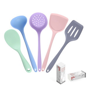Ensemble d'ustensiles de cuisine en silicone 5 pièces : spatule, louche à soupe, écumoire, cuillère à riz, cuillère ajourée – Antiadhésifs et résistants à la chaleur - Product Image 2