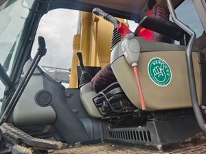 Excavatrice Komatsu PC200 d'occasion, modèle 2020, poids opérationnel de 12,5 tonnes, composants essentiels inclus, rapport fourni, à bon prix - Product Image 5