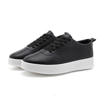 Chaussures de sport décontractées légères pour hommes en cuir PU à bout pointu, style polyvalent imprimé, mocassins bas à lacets avec amorti, noir pur
