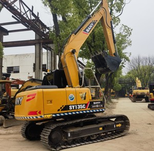 รถตักตีนตะขาบไฮดรอลิก SY135C จากประเทศจีนเกียร์เครื่องยนต์มิตซูบิชิมือสองปั๊ม - Product Image 2