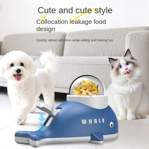 Jouet d'exercice interactif automatique pour chien en forme de baleine, distributeur de friandises lyophilisées en plastique écologique - Product Image 3