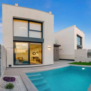 スイミングプール付きドミニカのモダンなプレハブ2階の家 - Product Image 1