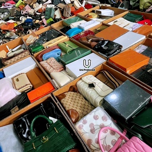 กระเป๋าแบรนด์เนม<span class=keywords><strong>มือ</strong></span><span class=keywords><strong>สอง</strong></span> <span class=keywords><strong>A6</strong></span> แบบมัดเป็นก้อน กระเป๋าใหม่แกะกล่อง กระเป๋าแบรนด์เนมอิตาลี<span class=keywords><strong>มือ</strong></span><span class=keywords><strong>สอง</strong></span> กระเป๋าถือผู้หญิงจากโรงงานโดยตรง กระเป๋าถือผู้หญิงราคาประหยัด - Product Image 1