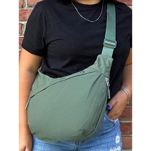 Sac bandoulière en tissu Oxford de style coréen pour femmes, nouveau sac décontracté en nylon pour l'extérieur, sac à dumplings pour le commerce sous le bras - Product Image 1