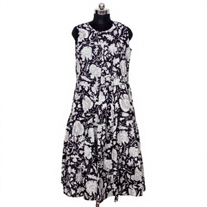 Vestido Midi de Algodón Moderno, Hecho a Mano en India, Ecológico, Lavable, de Alta Calidad, con Cuello Cuadrado, Sin Mangas, Estampado Floral y de Leopardo - Product Image 1