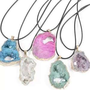 Angelo naturale Aura Druzy agata di cristallo Geode collana pendente scolpita con tecnica di incisione per la guarigione di amore di natale - Product Image 1