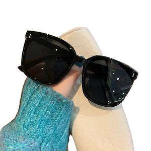 Lunettes de soleil rétro carrées de grande taille pour hommes et femmes, de haute qualité, résistantes aux UV, vente en gros à prix avantageux - Product Image 1