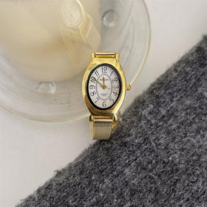 ヴィンテージファッションデザインの女性用腕時計<span class=keywords><strong>2026</strong></span>年高品質レトロ女性用腕時計クリスタルレトロクラシッククォーツウォッチ - Product Image 3