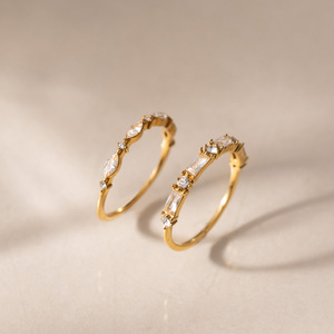 Anillo de Zirconia en Acero Inoxidable Chapado en Oro de 18K, Joyería Hipoalergénica de Lujo, Moderna y Premium para Mujer, Ideal para Uso Diario, Citas, Fiestas y Banquetes - Product Image 3