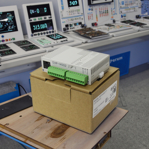 Controlador PLC PAC de Control Industrial DVP28SV11T2 HMI 28 I/O, Comunicación RS485/Ethernet, 1 Año de Garantía, Soporte 24/7 - Product Image 3