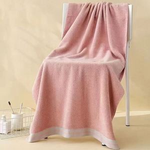 Serviette en coton blanc douce et absorbante, logo d'hôtel personnalisé avec technologie anti-décoloration pour OEM - Product Image 2
