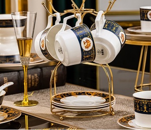 ชุดเครื่องครัวเซรามิกสไตล์ยุโรปจากเมืองจิ่งเต๋อเจิ้น ดีไซน์หรูหราเบาๆ ประกอบด้วยชามสำหรับใช้ในครัวเรือน ตะเกียบขอบทอง สำหรับใช้ในบ้าน - Product Image 6