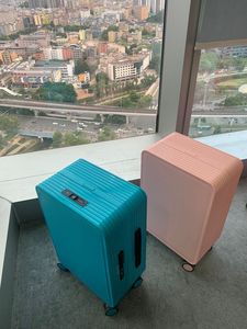 <span class=keywords><strong>Valigia</strong></span> OEM di <span class=keywords><strong>Grande</strong></span> Capacità con Molteplici Colori e Dimensioni, Materiale Resistente, Ricarica USB, Trolley con Ruote - Product Image 2