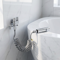 Ensemble de pulvérisateur mural en laiton avec double sortie et robinet d'angle pour le nettoyage de la salle de bain