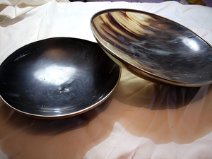 Bol en corne naturelle fait main de 5 pouces, en corne de buffle, pour servir des collations, des salades, bol décoratif, vente en gros - Product Image 1