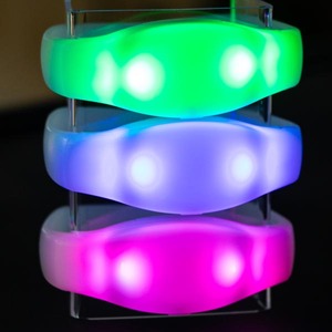 Pulsera LED personalizada Vivid Glow con opciones multicolores para festivales y eventos - Product Image 2