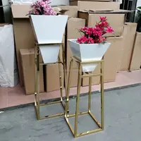 Macetero decorativo alto para interior y exterior, soporte de esquina de metal para plantas doradas, flores