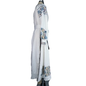 เดรสยาวสไตล์โบฮีเมียนวินเทจสำหรับผู้หญิง แขนยาว ปักลาย คอวี สายคล้องไหล่ ทรงหลวม - Product Image 5