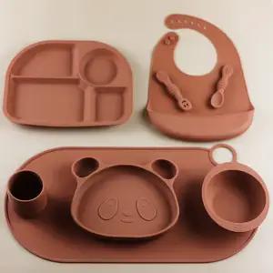 Fabrika toptan seyahat dostu bebek besleme setleri çocuklar ve bebekler BPA içermeyen silikon sofra için kolay Mealtimes