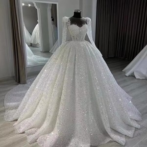 Abito <span class=keywords><strong>da</strong></span> <span class=keywords><strong>sposa</strong></span> a maniche lunghe con pizzo di cristallo e strascico a cappella, scollo illusione, stile ball gown - Product Image 1