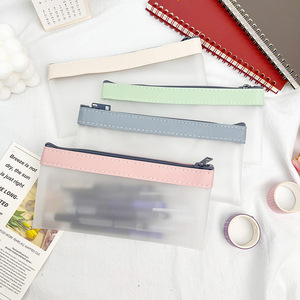 Estuche de bolígrafo mate transparente con pegamento de gelatina de diseño simple con cinturón de mano portátil - Product Image 1