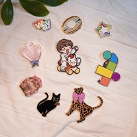 Épingles en métal anime personnalisées de haute qualité LGC, badges en émail dur pour cadeau et collection