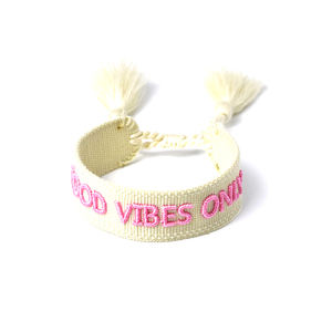 Bracciale Charm Artigianale di Moda in Tessuto Intrecciato <span class=keywords><strong>con</strong></span> Parole Ricamate Design Unico Impreziosito - Product Image 5