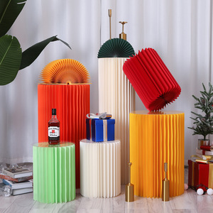 Vente en gros de tables cylindriques pliantes pour desserts à gâteaux, de colonnes romaines en papier kraft, de décorations de mariage <span class=keywords><strong>et</strong></span> de présentoirs d'arrière-plan - Product Image 2