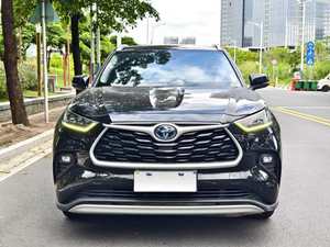 Nuevo Highlander Hybrid AWD Platinum <span class=keywords><strong>2022</strong></span> de <span class=keywords><strong>7</strong></span> plazas, 2.5L R20, Volante a la Izquierda, Cuero Oscuro, Ahorro de Combustible, Potente, Techo Panorámico - Product Image 2