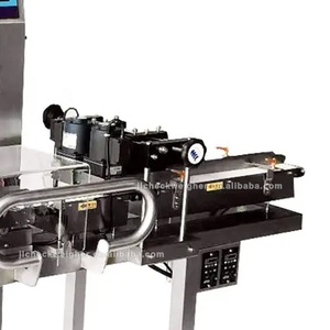 Độ chính xác cao và tốc độ cao Kiểm tra cân chai lon băng tải checkweigher kiểm tra trong điền dòng - Product Image 4