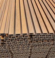 Panneau mural en wpc Revêtement extérieur Panneaux de revêtement en bois composite pour l'extérieur Mur extérieur