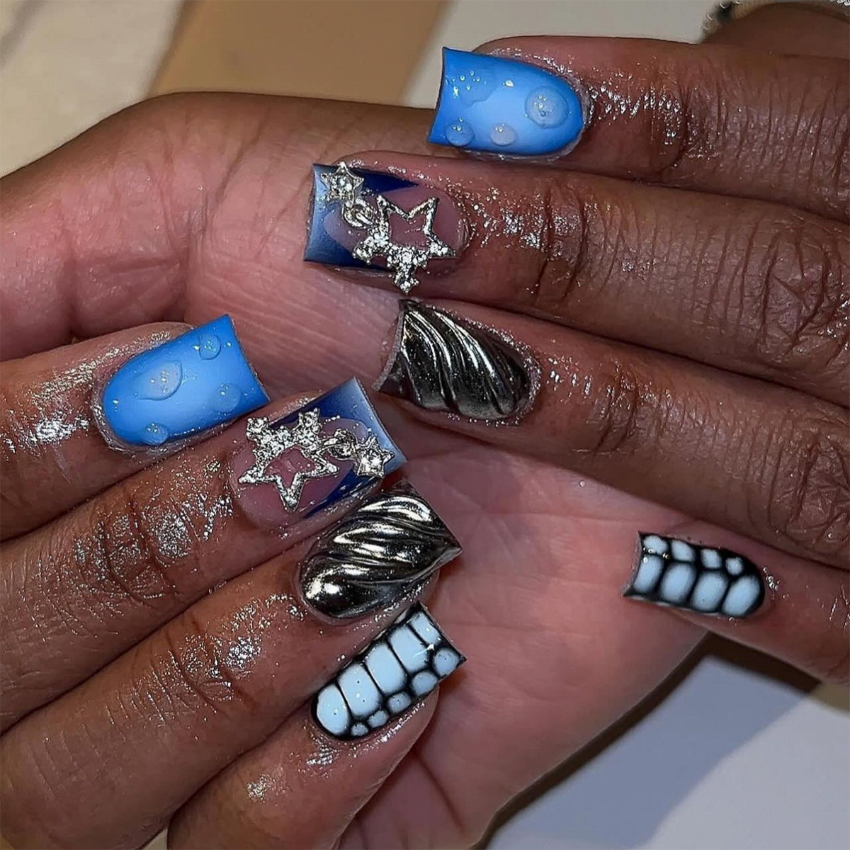 2025 3D Gel Nails: Bold & Bold