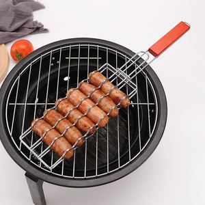 ที่คีบไส้กรอกสแตนเลสแบบถอดได้ ด้ามไม้ สำหรับย่างไส้กรอก แฮม บาร์บีคิว - Product Image 2