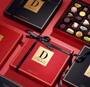 Confezione regalo in lamina d'oro di lusso personalizzata per confezione di dolci al cioccolato, imballaggio di caramelle dolci con vantaggio UV di sparitura e goffratura - Product Image 2