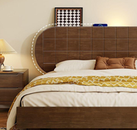 Lit plateforme king size moderne en bois massif personnalisé avec cadre en pin, rangement et rembourrage – Design multifonctionnel et gain de place