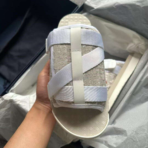 Sandales plates de luxe pour l'été 2026 – Nouveauté tendance pour couples, chaussons décontractés d'extérieur pour hommes et femmes - Product Image 3