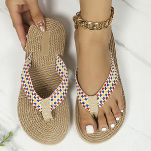 Tendance mode estivale pour femmes : Tongs de plage en paille tressée à bout ouvert avec semelles en lin pour les voyages en extérieur - Product Image 4