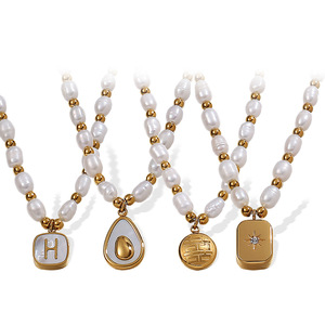 Collier pendentif en perle d'eau douce, forme irrégulière blanche, plaqué or 18 carats, acier inoxydable, bijoux pour femmes à porter au quotidien - Product Image 5