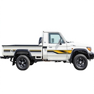 Land Cruiser LC79 Pickup 2023 4.0L 4x4 Benzina Cabina Singola 6 Posti Cerchi R18 AC Manuale Guida a Sinistra Sedili in Pelle Alluminio - Product Image 1