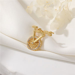 Collier avec pendentif en cristal de zircon plaqué or 14 carats, voiture de poisson, Paris, tour Eiffel, fille de danse pour bijoux à bricoler soi-même - Product Image 3