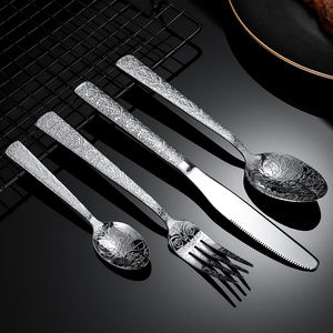 Juego de <span class=keywords><strong>cubiertos</strong></span> de lujo Vintage tallado <span class=keywords><strong>cubiertos</strong></span> de acero inoxidable tenedor cuchillo cuchara <span class=keywords><strong>para</strong></span> boda juego de <span class=keywords><strong>cubiertos</strong></span> de oro y plata a granel - Product Image 3
