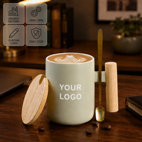 Mug à café en céramique mate 400 ml avec logo personnalisé OEM, poignée en bois, couvercle en bambou et cuillère – Vente en gros, style nordique, idéal pour le bureau ou comme cadeau