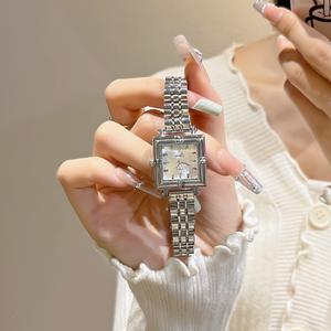 Reloj de Moda de Cuarzo con Esfera Cuadrada Personalizada, Bisel de Doble Capa y Brazalete de Cadena Metálica para Mujer, Casual, para Ocasiones de Negocios - Product Image 3