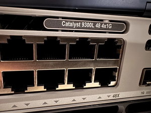 ใหม่สำหรับ Cisco Catalyst C9300L-48t-4g-e สวิตช์เครือข่าย PoE แบบจัดการได้ระดับองค์กร 48 พอร์ต Gigabit Ethernet 4 พอร์ต SFP Layer 3 รับประกัน 1 ปี - Product Image 3