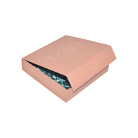 Boîte cadeau rigide rose avec couvercle à fermeture magnétique pour sous-vêtements, chaussettes, emballage de fourrure, gaufrage et pelliculage mat