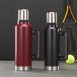 Thermos de grande capacité 1L 1.4L 1.9L en acier inoxydable à double paroi isolé sous vide pour les voyages et les sports - Product Image 1