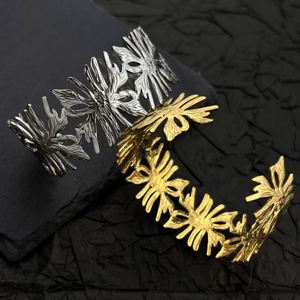 Pulsera de acero inoxidable de moda y superventas, versión ancha, pulsera Retro versátil de Metal de gama alta, joyería femenina - Product Image 2